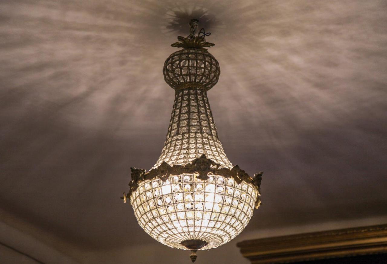 Отель Well Come - Palazzo Reale Неаполь Экстерьер фото